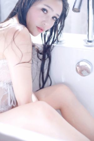 打开腿吃你的下面的水视频