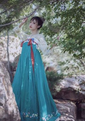年轻漂亮的保姆